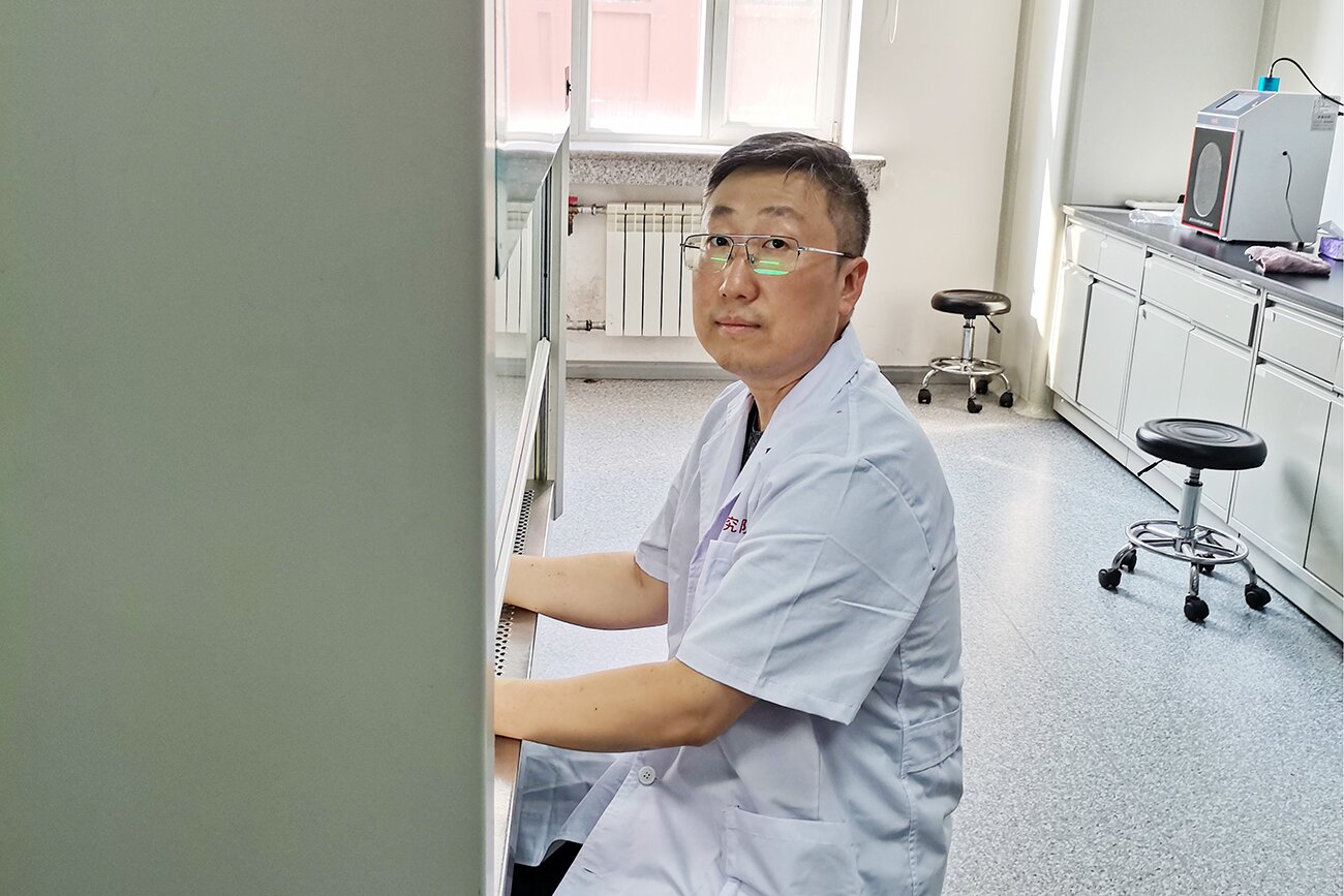 哈藥集團(tuán)國資戰(zhàn)隊(duì)“英雄譜”事跡專欄——哈藥生物產(chǎn)品開發(fā)部生物藥研發(fā)組組長張磊